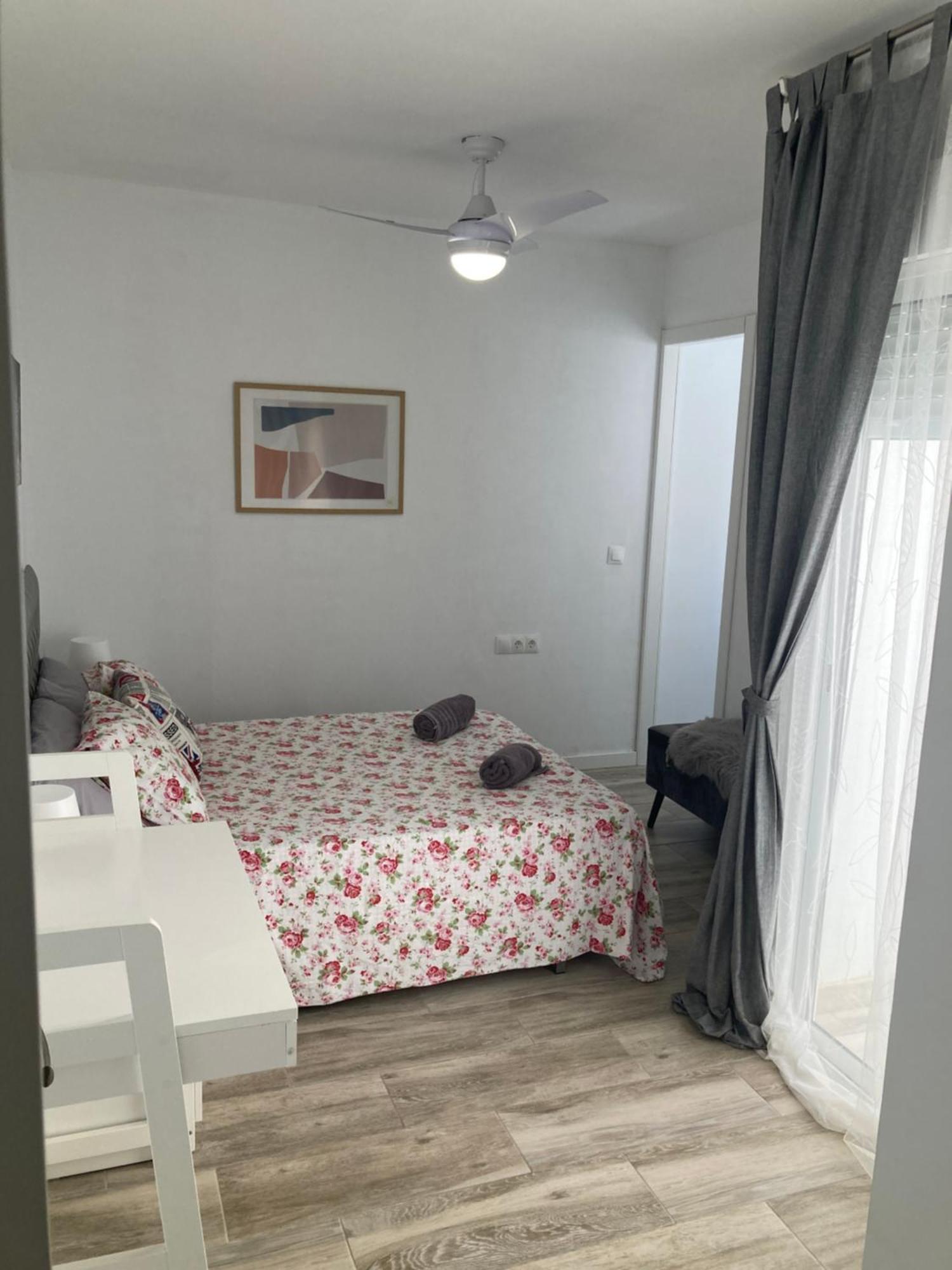 Апартаменти Apartamento Moderno Junto Al Mar Вінарос Екстер'єр фото